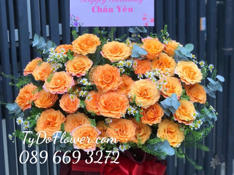 G122214 GIỎ HOA CHÚC MỪNG SINH NHẬT thiết kế hoa hồng cam Spirit Roses, cúc Tana, cỏ đồng tiền, lá bạc
