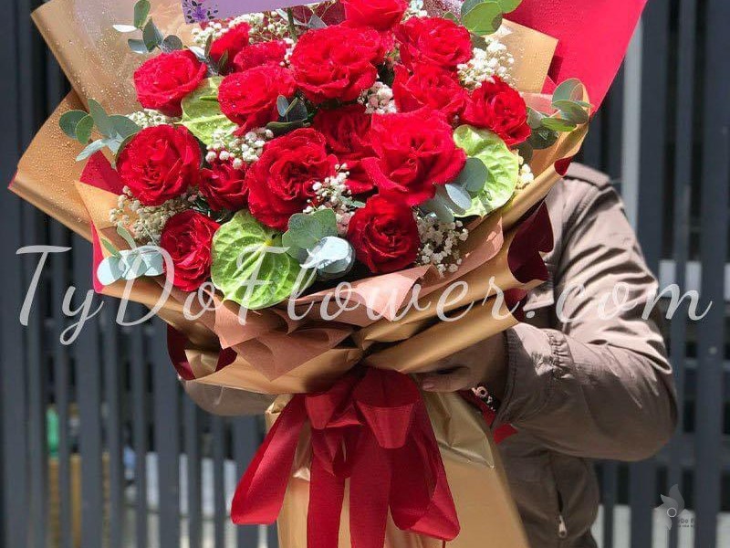 B122218 BÓ HOA HỒNG ĐỎ RED OHARA ROSES Hoa Chúc Mừng Sinh Nhật