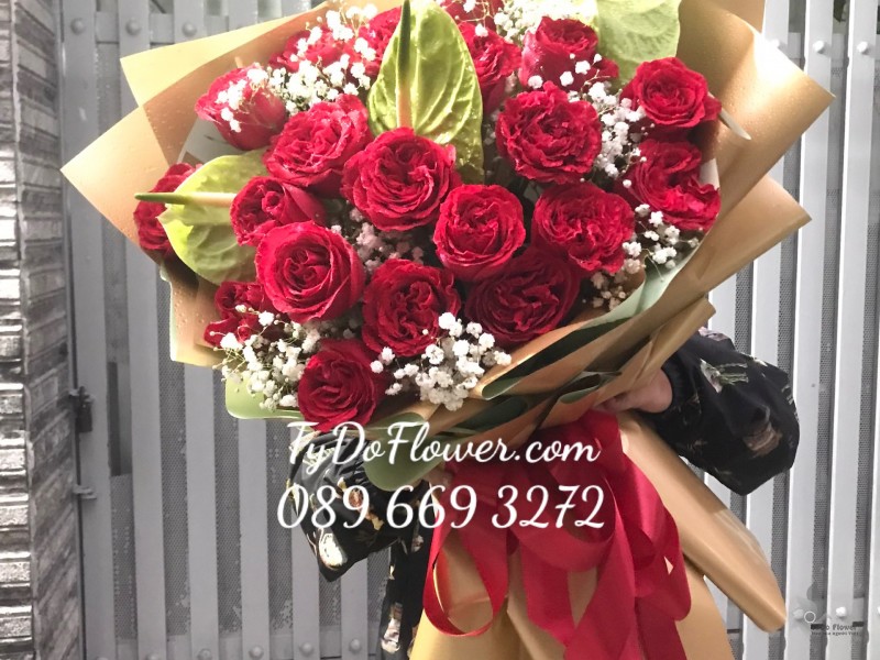 B0323389 BÓ HOA HỒNG ĐỎ RED OHARA ROSES HOA CHÚC MỪNG