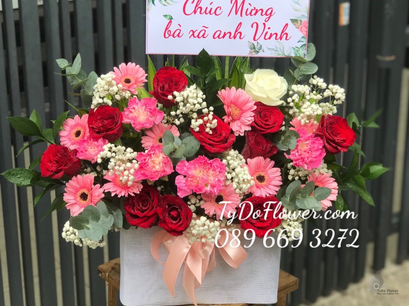 G0523626 GIỎ HOA CHÚC MỪNG