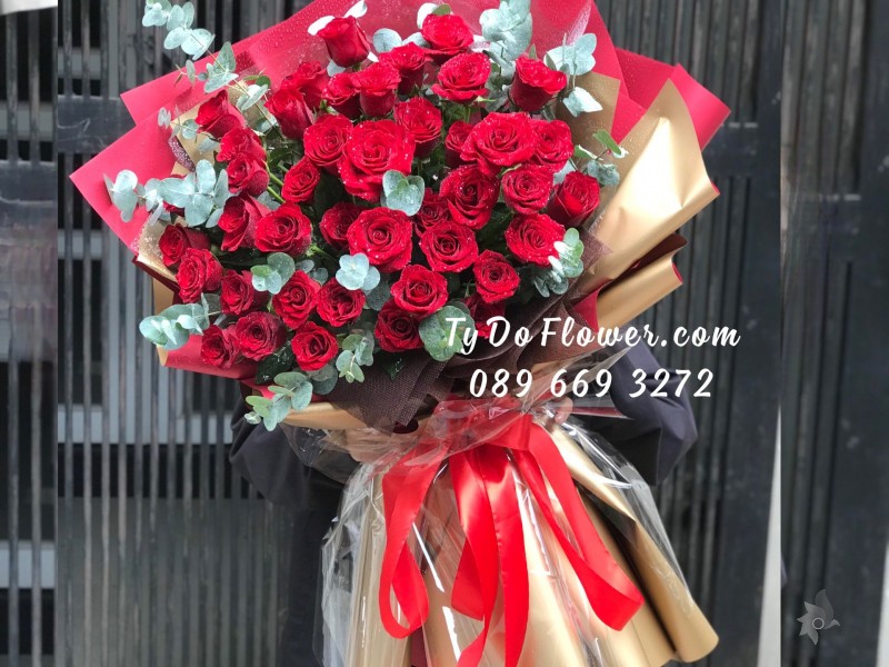 B0623732 BÓ HOA HỒNG ĐỎ ECUADOR ROSES Hoa Chúc Mừng ừ