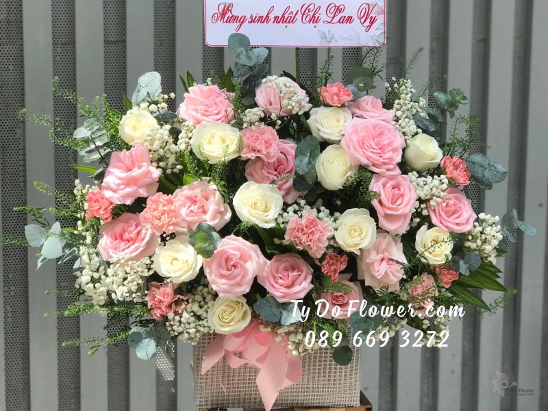 G0623808 GIỎ HOA HỒNG OHARA PINK ROSES mix HOA HỒNG TRẮNG Hoa Chúc Mừng Sinh Nhật