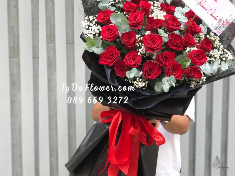 B0723840 BÓ HOA HỒNG ĐỎ ECUADOR RED ROSES Hoa Chúc Mừng Sinh Nhật