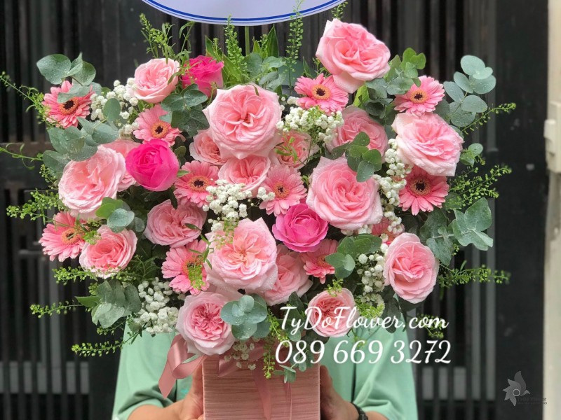 G0923992 GIỎ HOA CHÚC MỪNG THĂNG CHỨC thiết kế Hoa Hồng Pink Ohara Roses mix Đồng Tiền Mini hồng