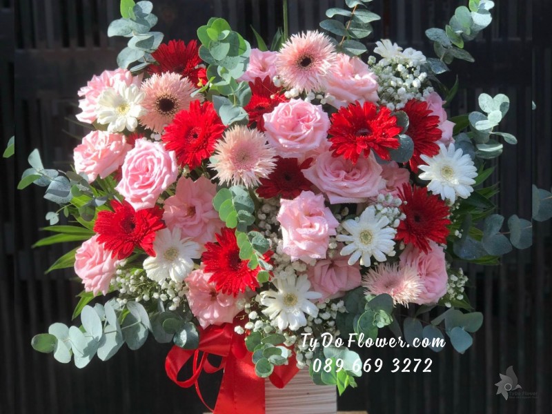 G10231092 GIỎ HOA CHÚC MỪNG Ngày Truyền Thống Luật Sư thiết kế chủ đạo hoa hồng Ohara Pink Roses