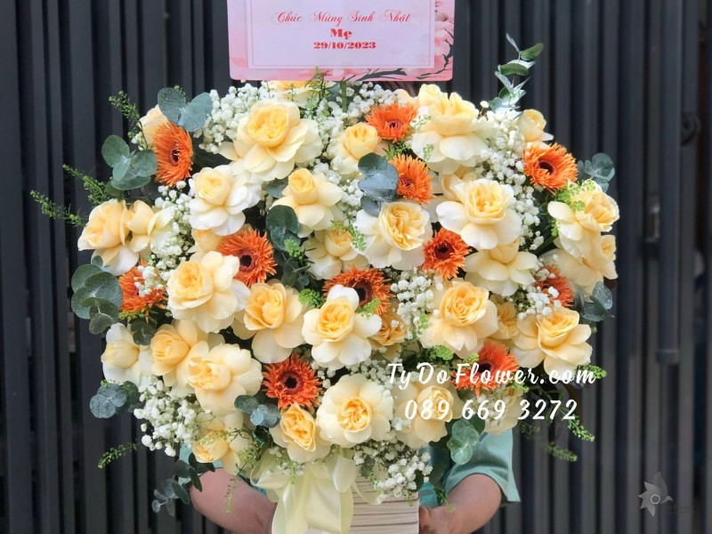G11231117 GIỎ HOA CHÚC MỪNG SINH NHẬT MẸ thiết kế chủ đạo hoa hồng ngoại Juliet Roses