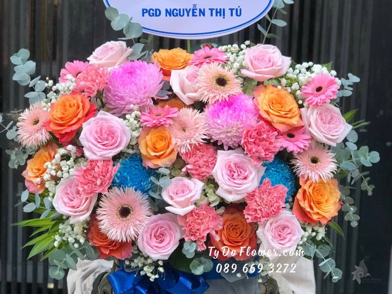 G12231220 GIỎ HOA CHÚC MỪNG SINH NHẬT Thiết Kế Tone Màu Hồng Cam, chủ đạo hoa Cúc Mẫu Đơn Hồng-Xanh, hoa hồng Ohara Pink Roses, Cam Spirit Roses