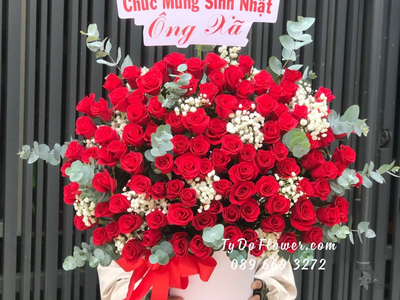 G01241295 GIỎ HOA CHÚC MỪNG SINH NHẬT ÔNG XÃ thiết kế 99 hoa hồng đỏ