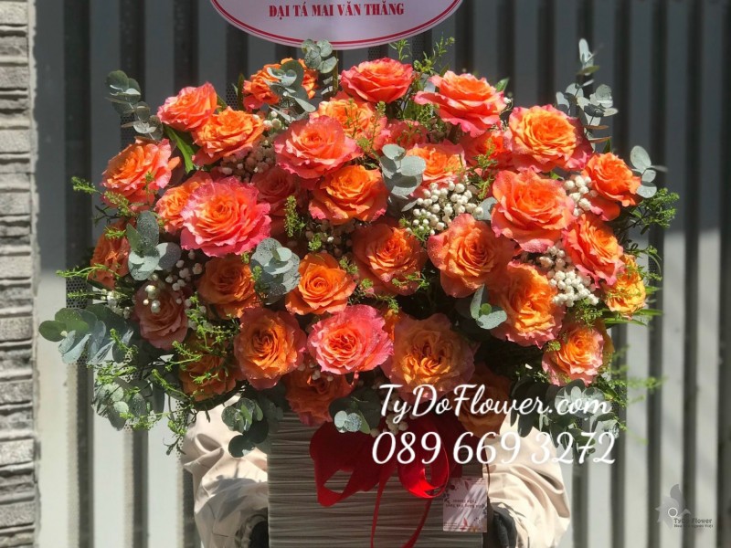 G02241344 GIỎ HOA CHÚC MỪNG thiết kế Hoa Hồng Cam Spirit Roses