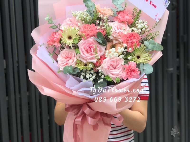 B02241367 BÓ HOA I LOVE YOU thiết kế tone màu Pastel, chủ đạo Hoa Hồng Ohara Pink Roses