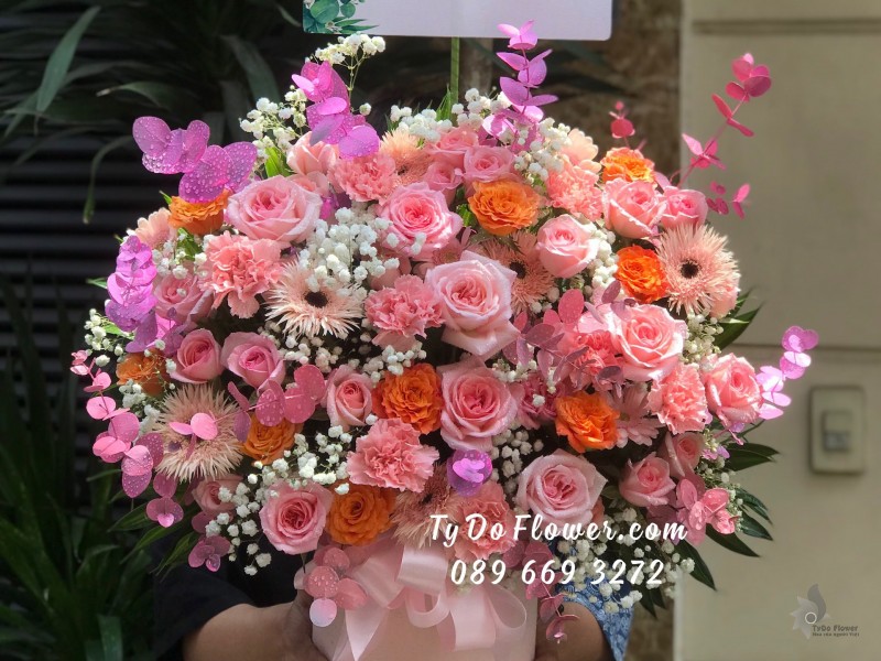 G03241474 GIỎ HOA CHÚC MỪNG SINH NHẬT VỢ thiết kế Hoa Hồng Ohara Pink Roses, Cam Spirit Roses