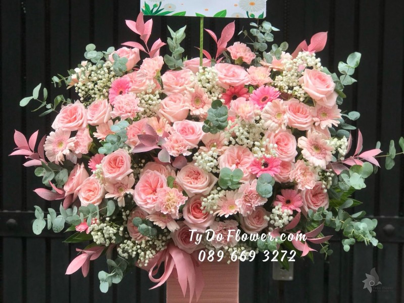 G05241554 GIỎ HOA KÍNH LỄ Thiết Kế Hoa Hồng Pink Ohara Roses