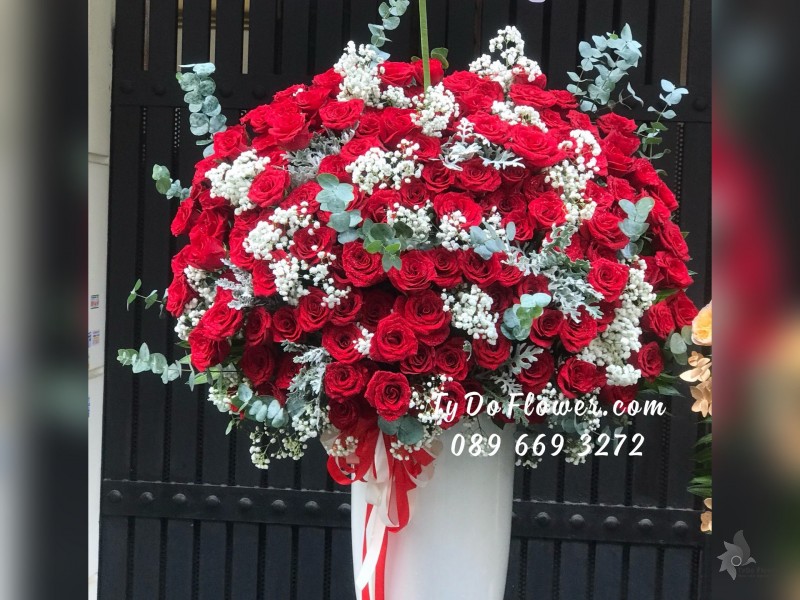 BI06241637 BÌNH HOA CHÚC MỪNG SINH NHẬT SẾP thiết kế Hoa Hồng Đỏ Ecuador Red Roses