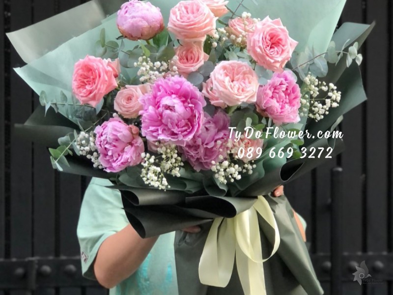 B06241679 BÓ HOA CHÚC MỪNG Thiết kế tông màu hồng, Hoa Mẫu Đơn Hồng Peony Sarah, Hoa Hồng Pink Ohara Roses