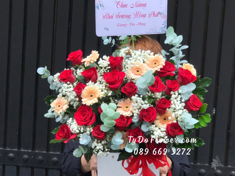 G07241715 GIỎ HOA CHÚC MỪNG KHAI TRƯƠNG HỒNG PHÁT thiết kế Hoa Hồng Đỏ Ecuador Red Roses