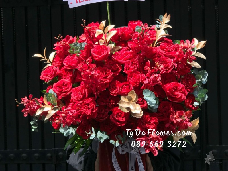 G08241749 GIỎ HOA CHÚC MỪNG TÂN GIÁM ĐỐC thiết kế Hoa Hồng Ohara Red Roses