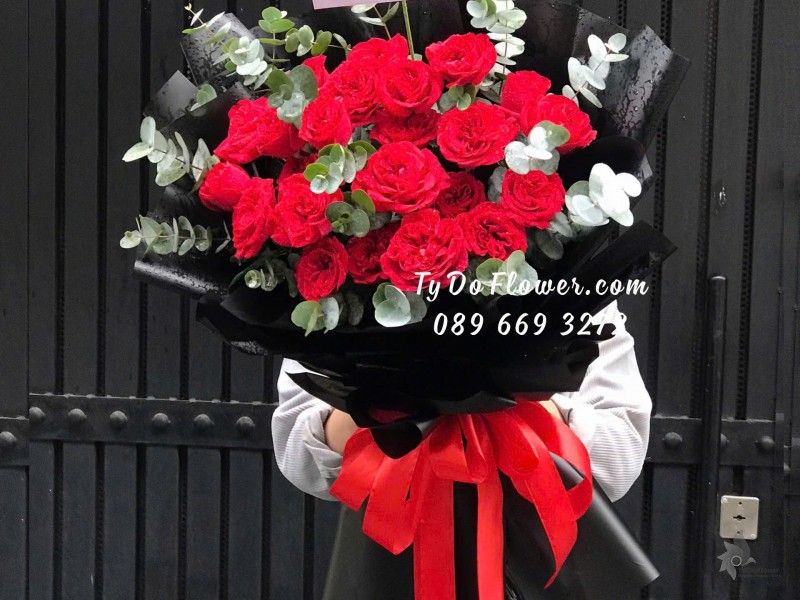 B08241767 BÓ HOA CHÚC MỪNG SINH NHẬT thiết kế Hoa Hồng Đỏ Red Ohara Roses