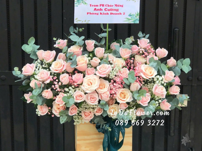 G10241913 GIỎ HOA MỪNG Thiết Kế Hoa Hồng Mondial Roses