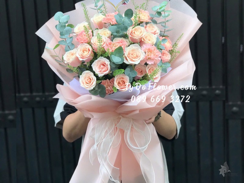 B10241929 BÓ HOA CHÚC MỪNG SINH NHẬT Thiết kế Hoa Hồng Mondial Roses