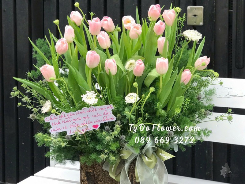 G12242138 GIỎ HOA CHÚC MỪNG SINH NHẬT Thiết kế Hoa Tulip Hồng