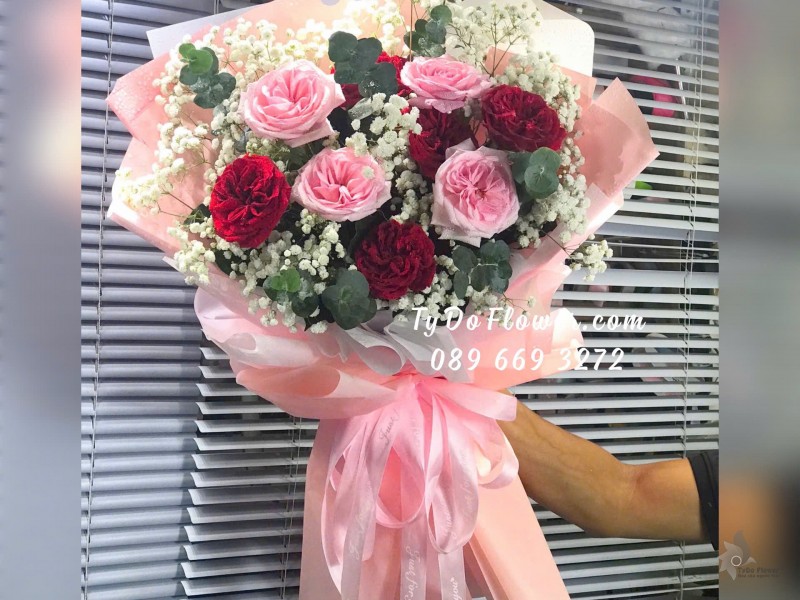 B12242169 BÓ HOA CHÚC MỪNG Thiết kế Hoa Hồng Ohara Red Pink