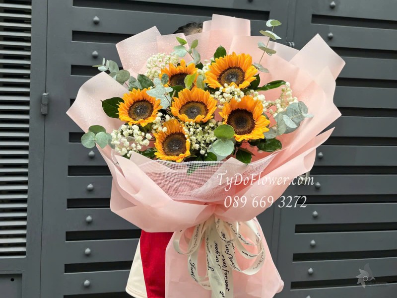B0525406 BÓ HOA CHÚC MỪNG Thiết kế Hoa Hướng Dương