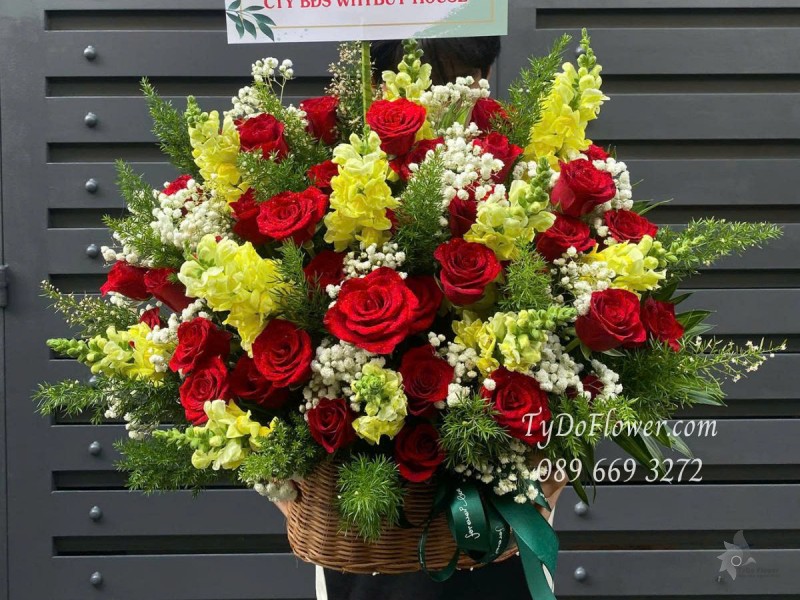 G0625487 GIỎ HOA CHÚC MỪNG KHAI TRƯƠNG HỒNG PHÁT Thiết kế Hoa Hồng Đỏ Ecuador