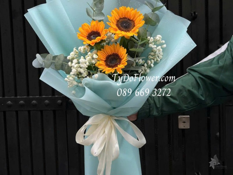 B0725164 BÓ HOA CHÚC MỪNG Thiết kế Hoa Hướng Dương