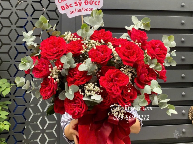 G0825656 GIỎ HOA CHÚC MỪNG SINH NHẬT Thiết kế hoa hồng đỏ Ohara Red Rose