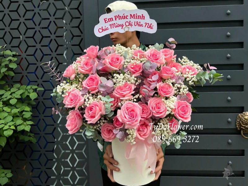 G0925686 GIỎ HOA CHÚC MỪNG Thiết kế hoa hồng Pink Ohara, Baby trắng