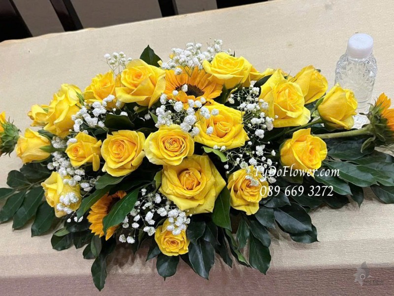 L1025791 ĐẶT TỪ 02 LẴNG BÁT HOA BÀN ĐẠI BIỂU Thiết kế Hoa Hồng Vàng, Hướng Dương