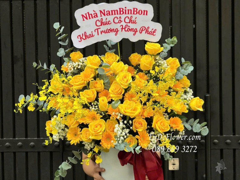 G1025870 GIỎ HOA CHÚC MỪNG KHAI TRƯƠNG HỒNG PHÁT Thiết kế Hoa hồng vàng Gold, lan vũ nữ