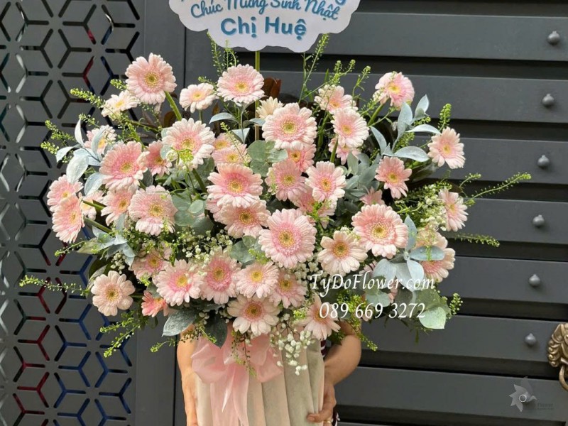 G1125887 GIỎ HOA CHÚC MỪNG SINH NHẬT Thiết kế hoa đồng tiền mini hồng