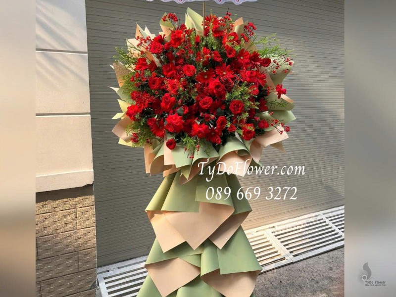 KCM0126020 KỆ HOA CHÚC MỪNG KHAI TRƯƠNG HỒNG PHÁT Thiết kế hoa hồng, đồng tiền, thanh liễu