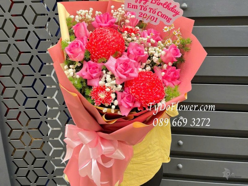 B0126043 BÓ HOA CHÚC MỪNG SINH NHẬT Thiết kế hoa hồng sen, cúc mẫu đơn đỏ