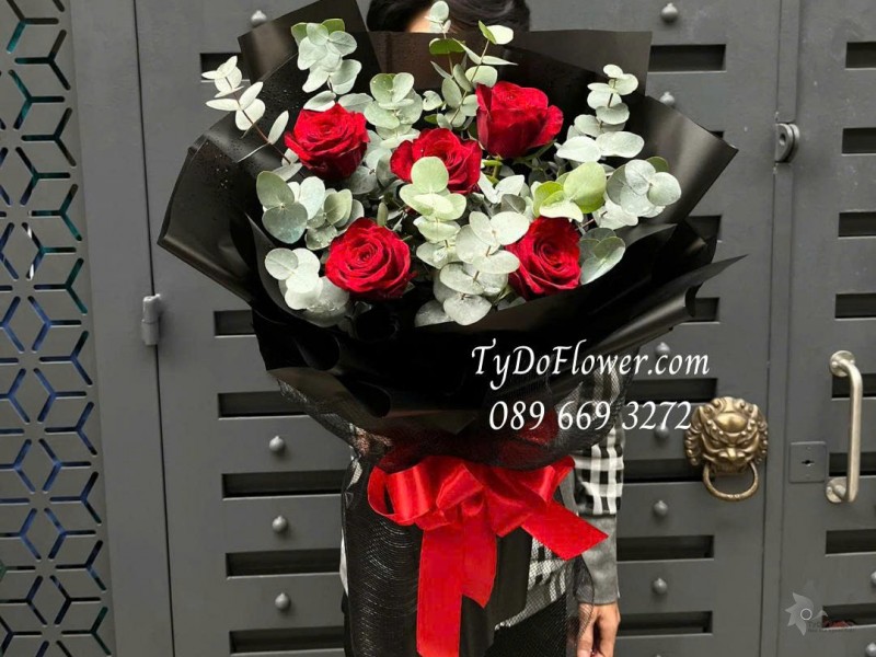 B0226090 BÓ HOA HỒNG ĐỎ ECUADOR ROSE