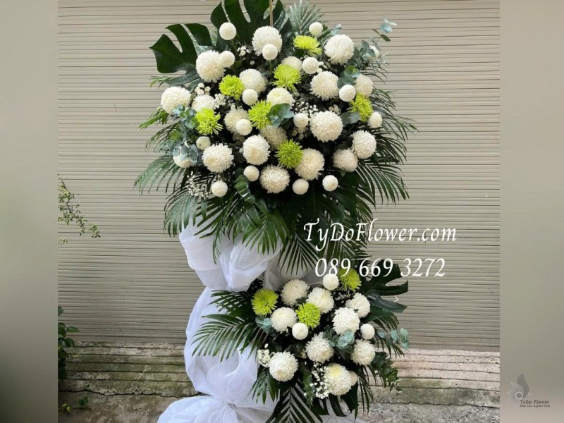 KCB0226098 KỆ HOA TANG LỄ VÒNG HOA CHIA BUỒN Kính Viếng Thiết kế 02 tầng cúc mẫu đơn, cúc pingpong, cúc xanh lá