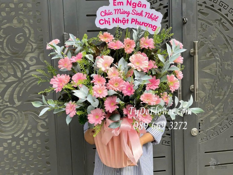 G0226100 GIỎ HOA MÀU HỒNG PASTEL Thiết kế hoa đồng tiền mini, hoa chúc mừng sinh nhật tặng Nữ