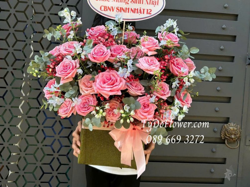 G0226153 GIỎ HOA CHÚC MỪNG SINH NHẬT Thiết kế hoa hồng Pink Ohara Rose