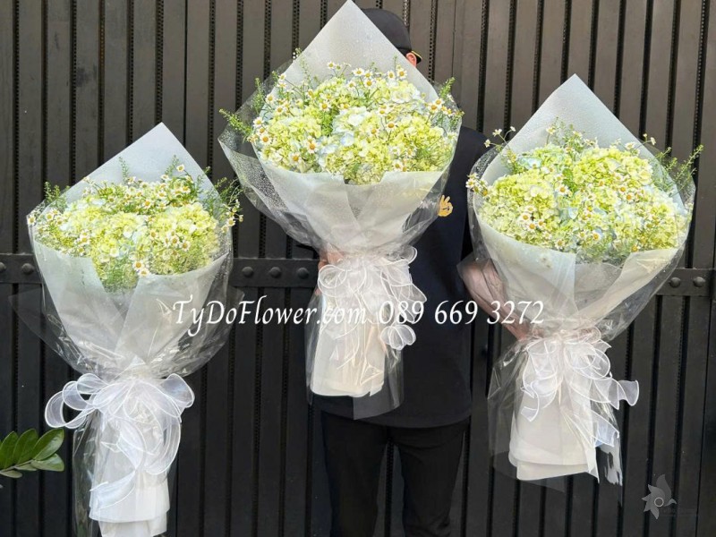 B0226195 ĐẶT TỪ 03 BÓ HOA CHÚC MỪNG thiết kế hoa cẩm tú cầu