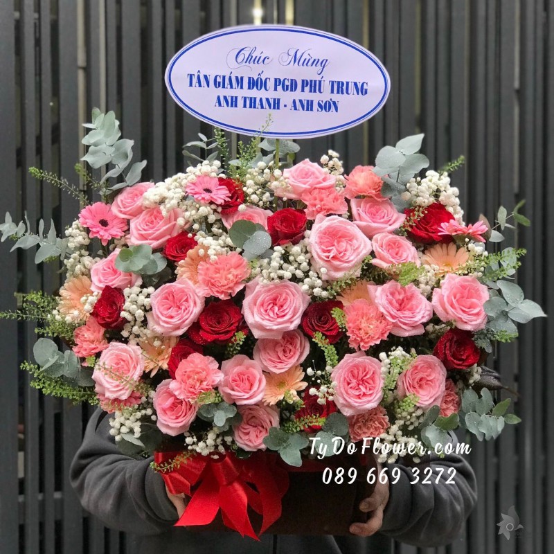 G0923984 GIỎ HOA CHÚC MỪNG TÂN GIÁM ĐỐC thiết kế hoa hồng Pink Ohara Roses mix Hoa Hồng Đỏ
