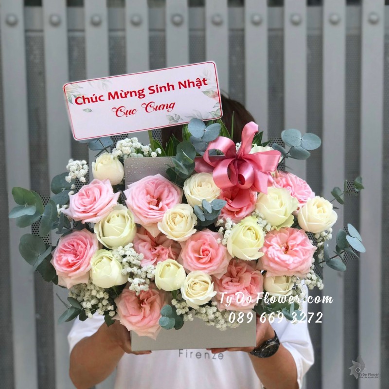 G0923990 GIỎ HOA CHÚC MỪNG SINH NHẬT thiết kế Hoa Hồng Trắng mix Hoa Hồng Pink Ohara Roses