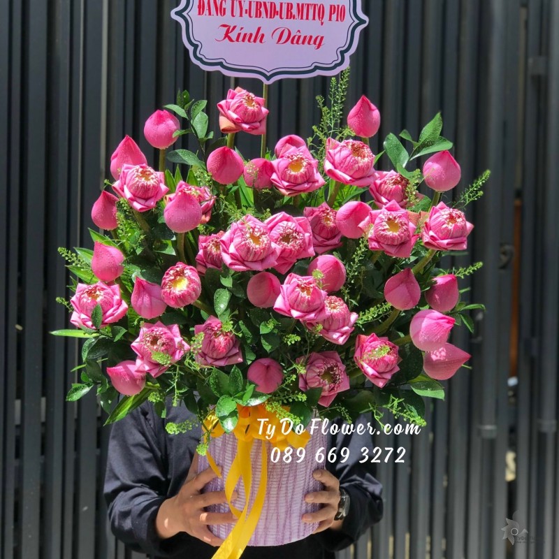 G09231004 GIỎ HOA KÍNH DÂNG LỄ PHẬT thiết kế hoa sen hồng