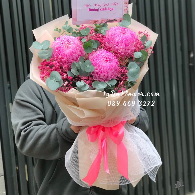 B09231009 BÓ HOA CHÚC MỪNG SINH NHẬT thiết kế hoa Cúc Mẫu Đơn hồng mix Baby hồng, lá bạc