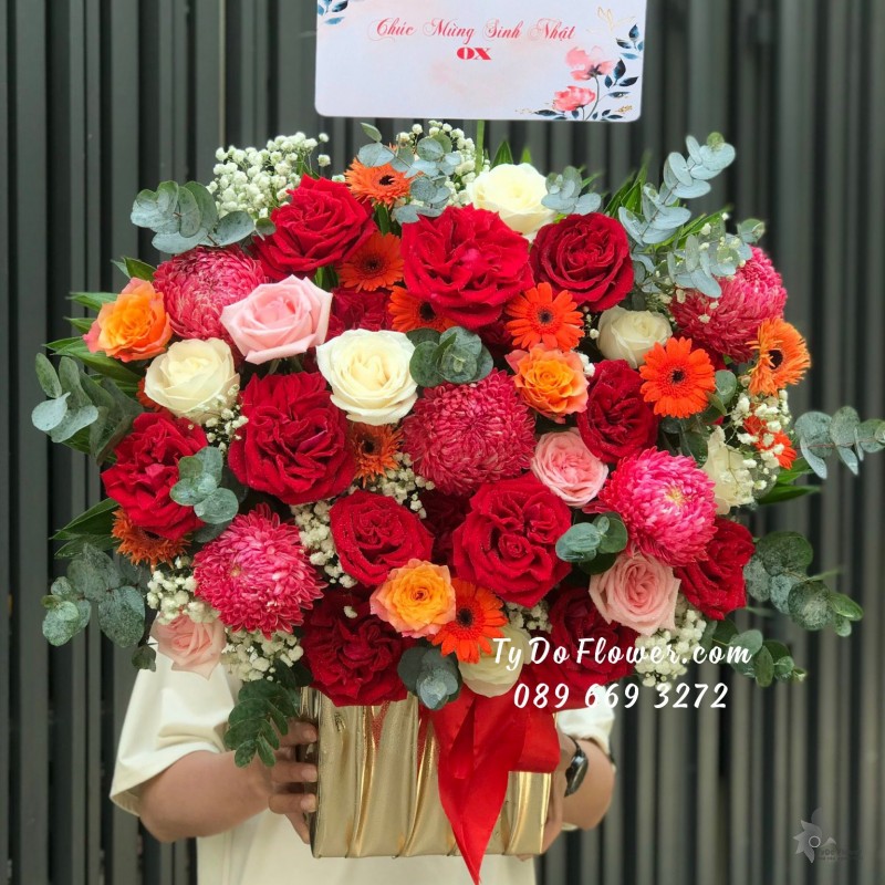 G10231064 GIỎ HOA CHÚC MỪNG SINH NHẬT OX thiết kế tone màu đỏ điểm nhấn Hoa Cúc Mẫu Đơn, Hoa Hồng Đỏ Ohara Red Roses
