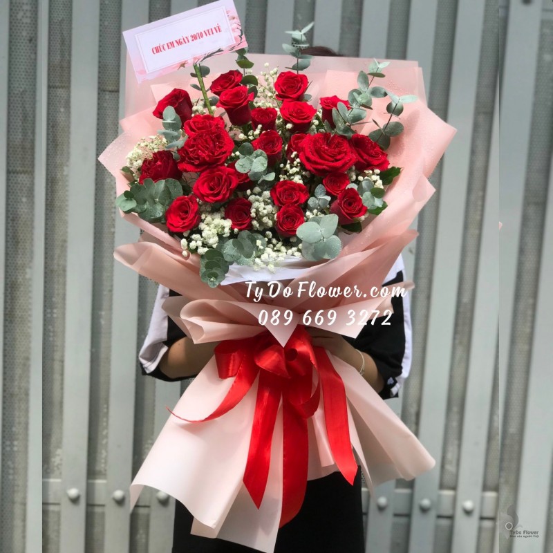 B102310117 BÓ HOA CHÚC MỪNG thiết kế hoa hồng đỏ Pháp, Ohara Red Roses