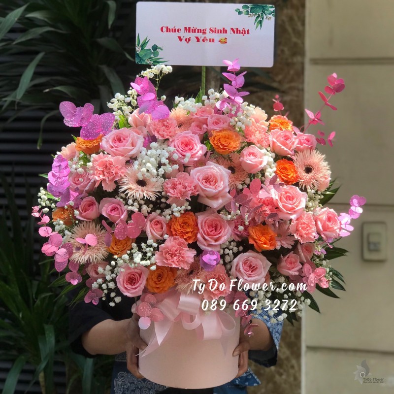 G03241474 GIỎ HOA CHÚC MỪNG SINH NHẬT VỢ thiết kế Hoa Hồng Ohara Pink Roses, Cam Spirit Roses