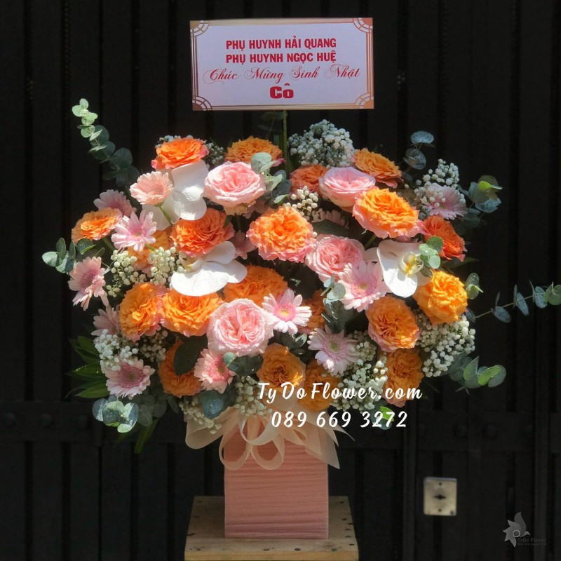 G05241545 GIỎ HOA CHÚC MỪNG SINH NHẬT Thiết Kế Hoa Hồng Cam Spirit Roses, Ohara Pink Roses