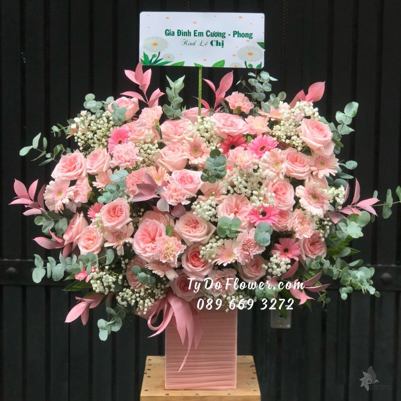 G05241554 GIỎ HOA KÍNH LỄ Thiết Kế Hoa Hồng Pink Ohara Roses