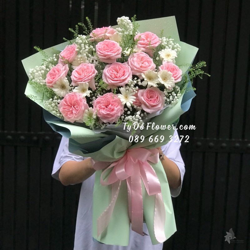 B06241629 HOA CHÚC MỪNG thiết kế Hoa Hồng Ohara Pink Roses, Đồng Tiền Mini Trắng